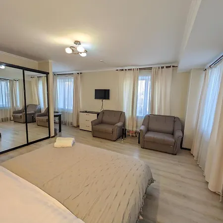 Lolo 4* Кишинів